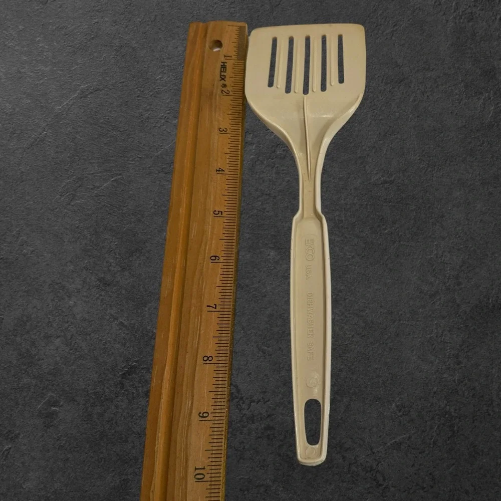 EKCO‎ Spatula Turner 10in Almond Vintage Slotted Plastic USA